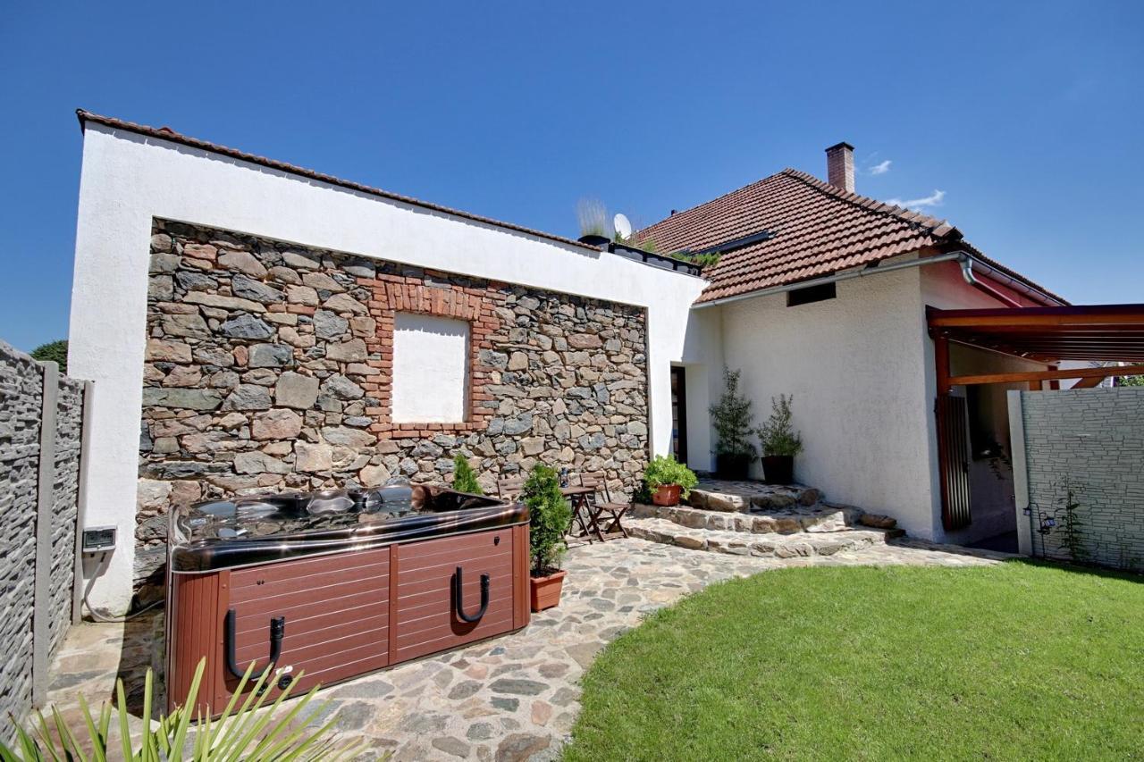 Holiday Home Kvitek Ctetin Ngoại thất bức ảnh